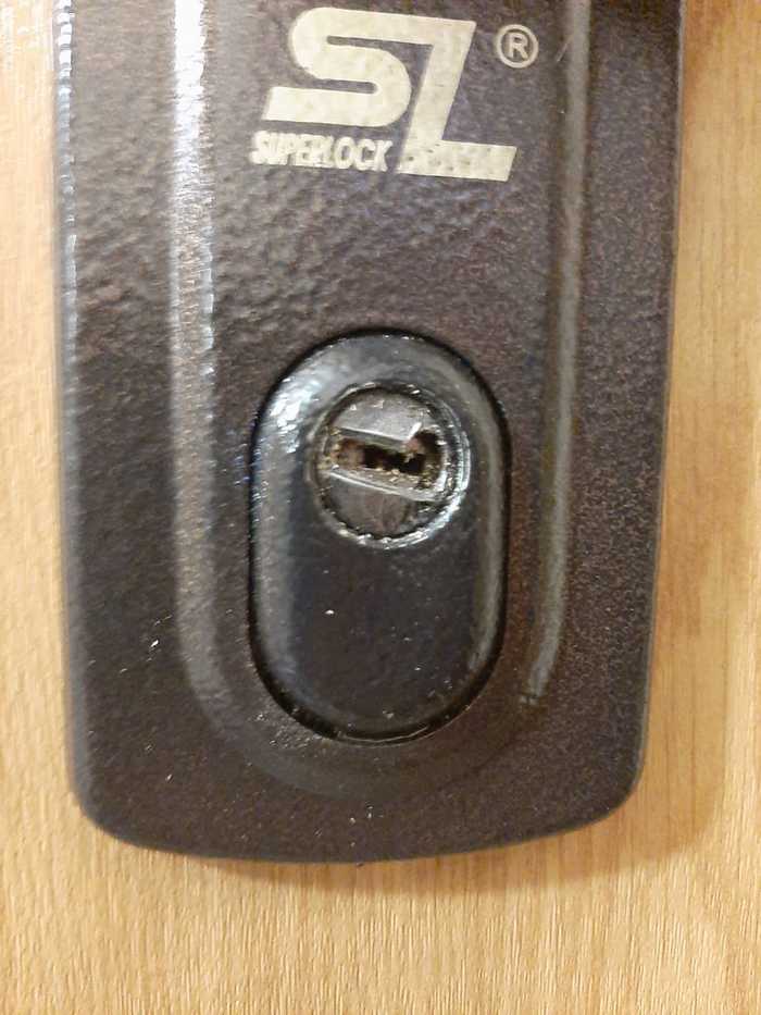 Safeguard about doors, locks and security - My, Safety, Locks, Close the doors, Metal doors, Picture with text, Longpost