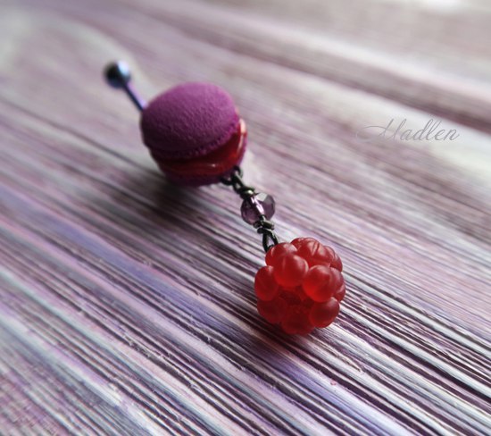 Пирсинг в пупок с малиной и макаруном | Пикабу