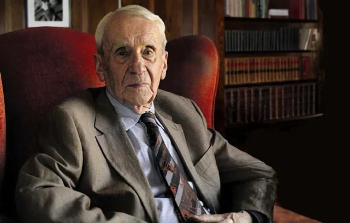 What did Christopher Tolkien do and what contribution did he make to the history of Middle-earth? - Middle earth, Tolkien, Christopher Tolkien, DTF, Longpost