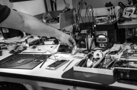 В США создали лабораторию за 10 миллионов долларов для взлома iPhone Apple, iPhone, Лаборатория, США, Новости, Длиннопост