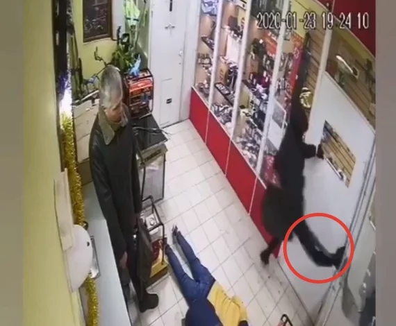 Unlucky Robber - Simferopol, Robbery, Fail, Failure, Pawnshop, Video, Negative