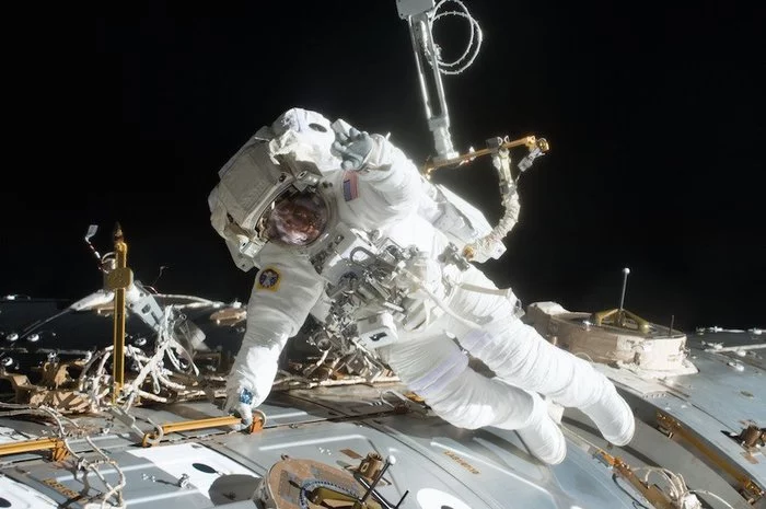 Live broadcast of a spacewalk to repair a magnetic alpha spectrometer - Space, Going into space, NASA, ISS, Astronaut, Video, Longpost