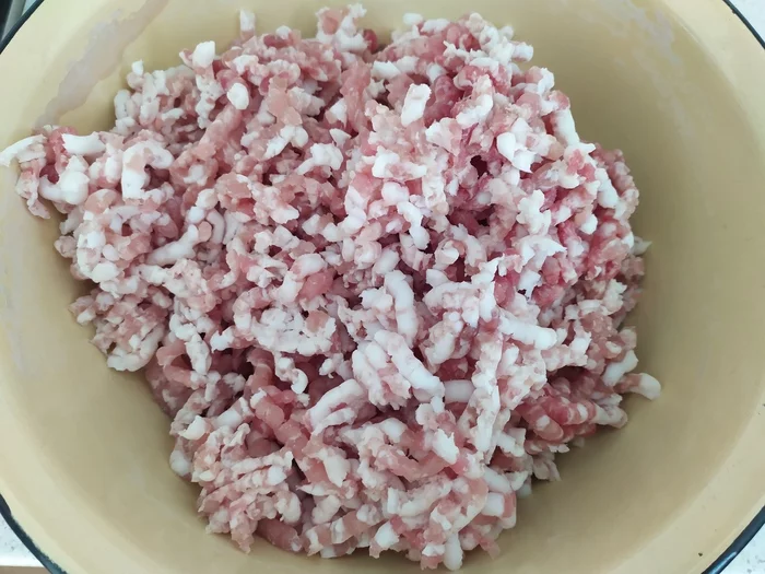 Финский сервелат. Я наконец то повторил вкус колбасы из магазина, но в составе МЯСО! Мясо, Колбаса, Рецепт, Длиннопост, Еда