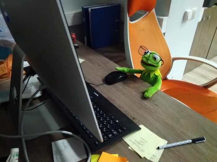 Кермит - офисный работник Лягушонок Кермит, Офис, Работа