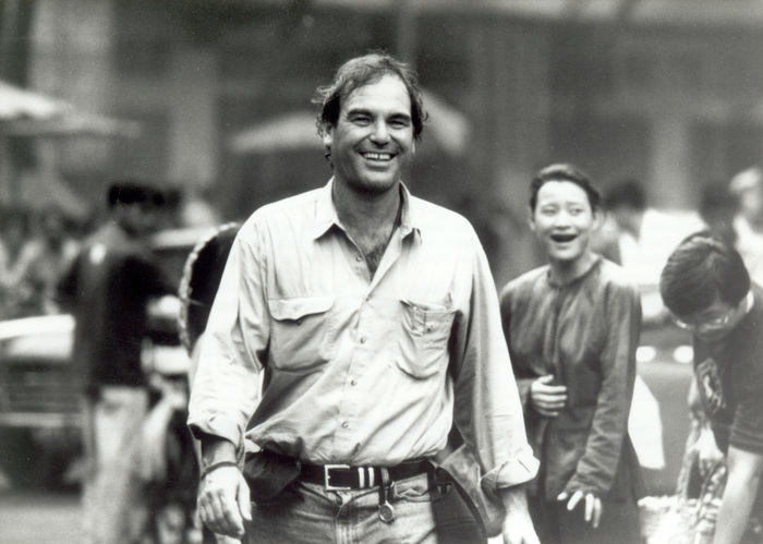 Почему Оливер Стоун превратился в гамбургер за три рубля