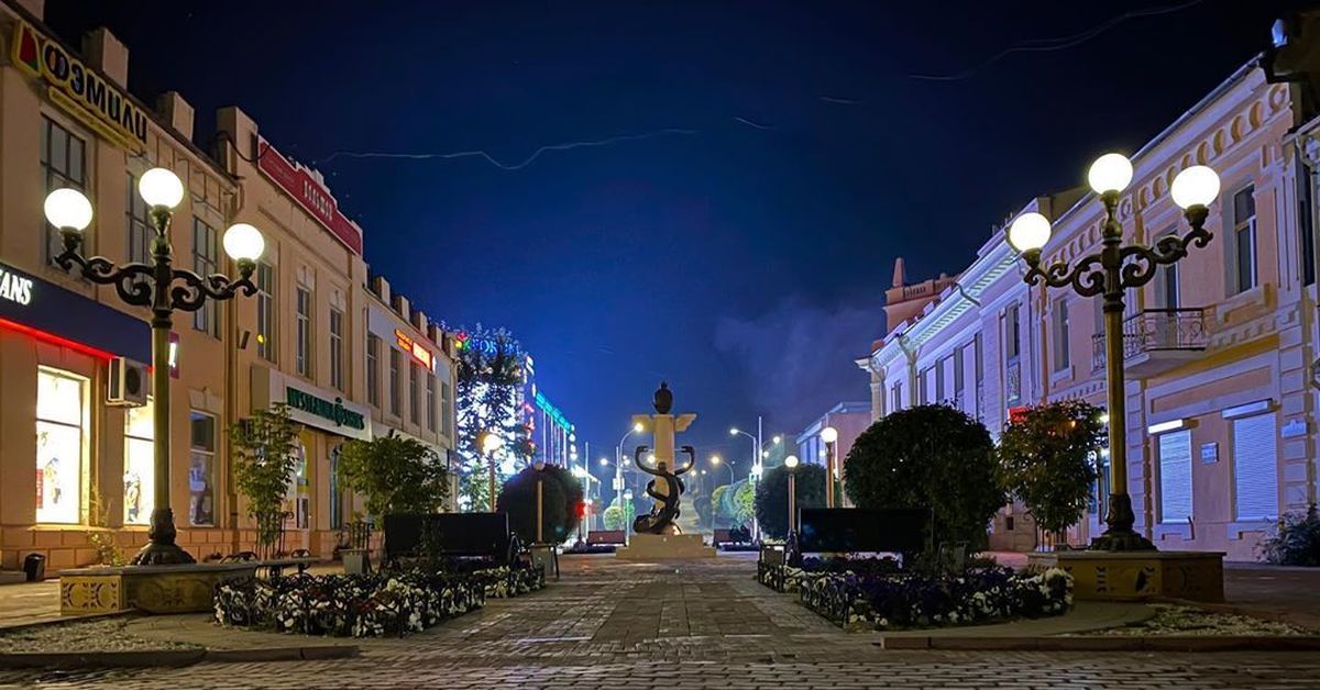 Прованс улан удэ. Арбат Улан-Удэ. Улан-Удэ Арбат Арбат. Пешеходная улица Арбат Улан Удэ. Арбат Улан-Удэ ночью.