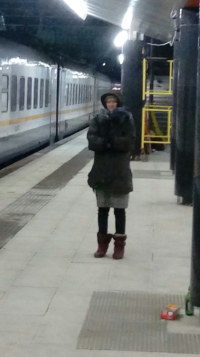 Седая женщина