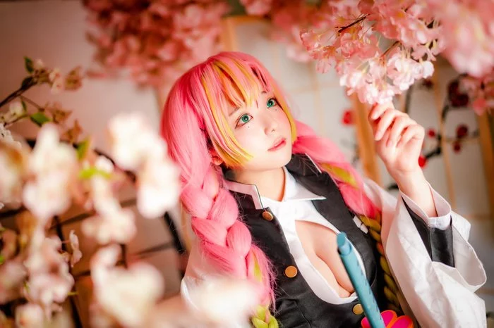 Mitsuri Kanroji Mitsuri Kanroji, Kimetsu No Yaiba, Косплей, Красивая девушка, Длиннопост