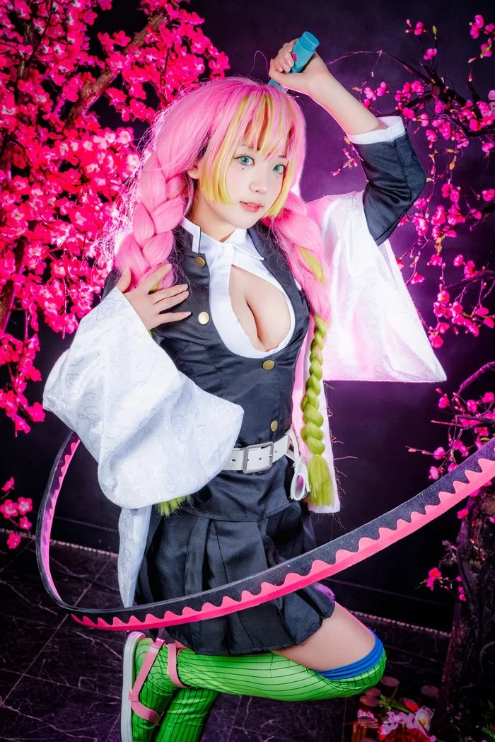 Mitsuri Kanroji Mitsuri Kanroji, Kimetsu No Yaiba, Косплей, Красивая девушка, Длиннопост