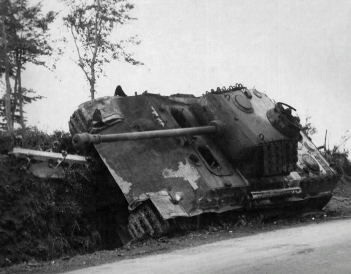 Why did the German Panthers and Tigers have staggered skating rinks? - My, Tanks, Panther, Tiger, Longpost