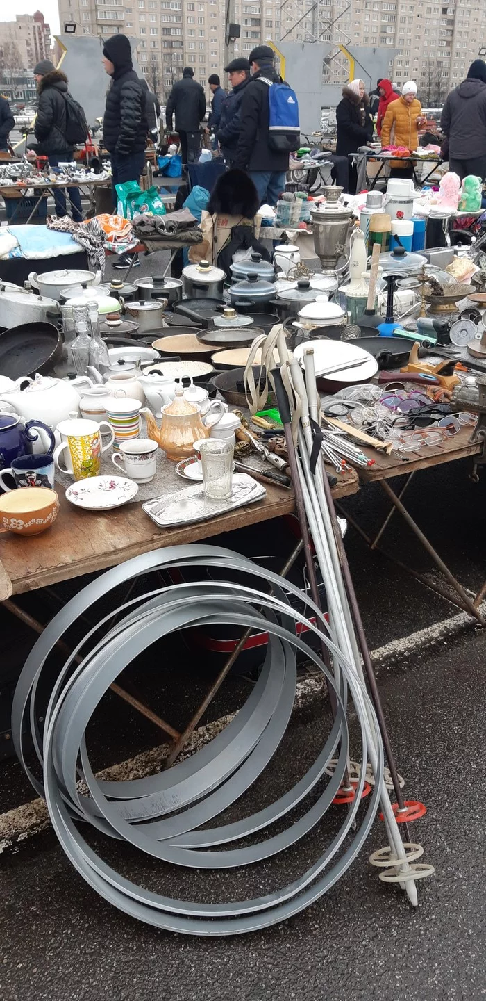 Saint Petersburg. Flea market at Juno Market - My, Saint Petersburg, Samsung Galaxy A8 Plus, cat, Longpost