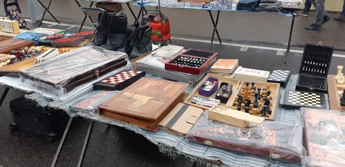 Saint Petersburg. Flea market at Juno Market - My, Saint Petersburg, Samsung Galaxy A8 Plus, cat, Longpost