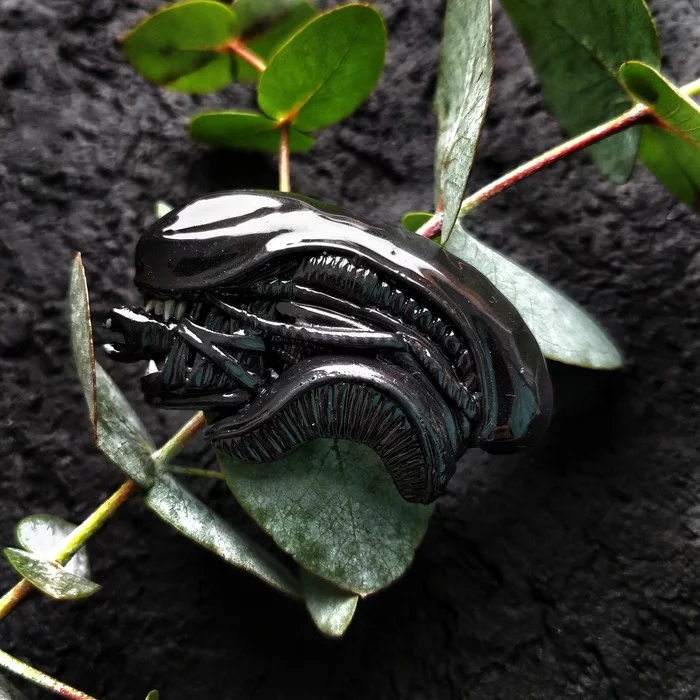 Xenomorph brooch - My, Handmade, Polymer clay, Xenomorph, Brooch, Stranger, Alien movie, Longpost, Needlework without process