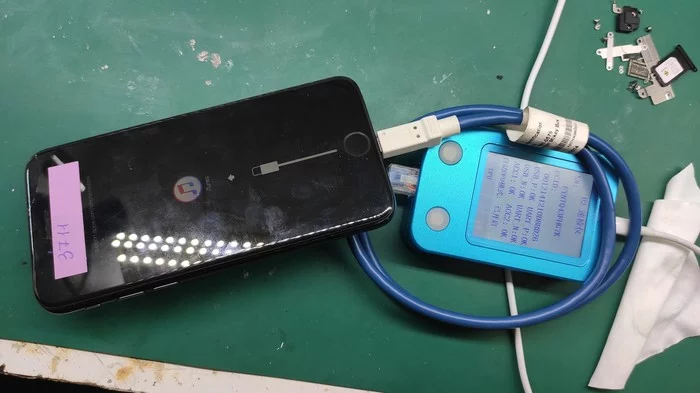 I stumbled xD. Iphone 7 - My, Apple, iPhone, iPhone 7, Repair, Ремонт телефона, Recovery, Soldering, Moscow, Longpost