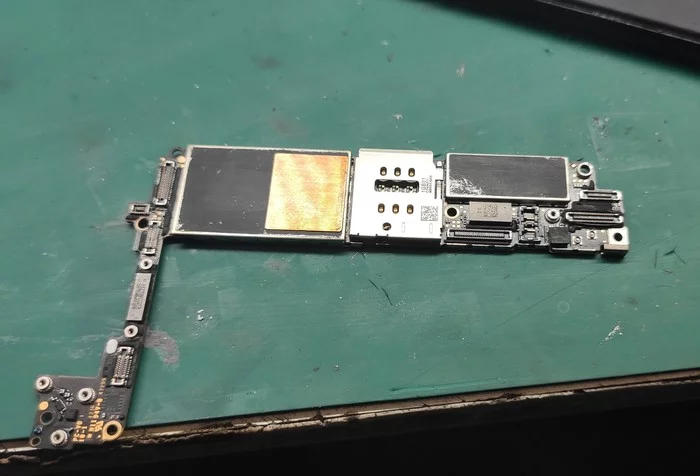 I stumbled xD. Iphone 7 - My, Apple, iPhone, iPhone 7, Repair, Ремонт телефона, Recovery, Soldering, Moscow, Longpost