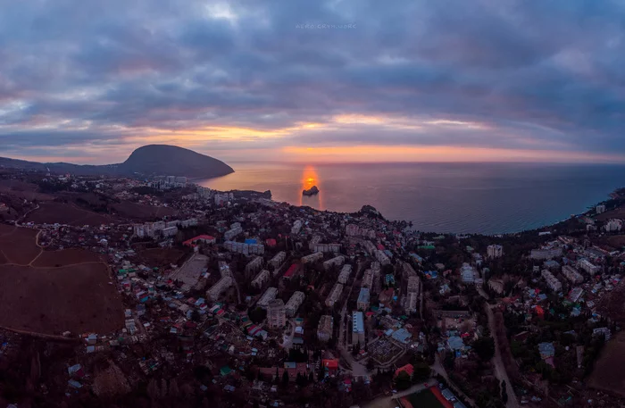 Winter dawn in Crimea - My, Crimea, Yalta, Gurzuf, dawn, Sea, The mountains, The clouds, Aerial photography