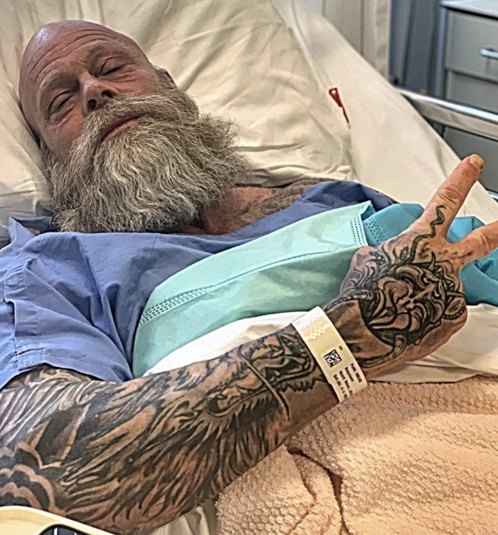 Он работал на стройке, пережил 5 операций, но не сдался! История брутального Гвэна Рекерса Тату, Борода, Брутальность, Мужчины, Видео, Длиннопост