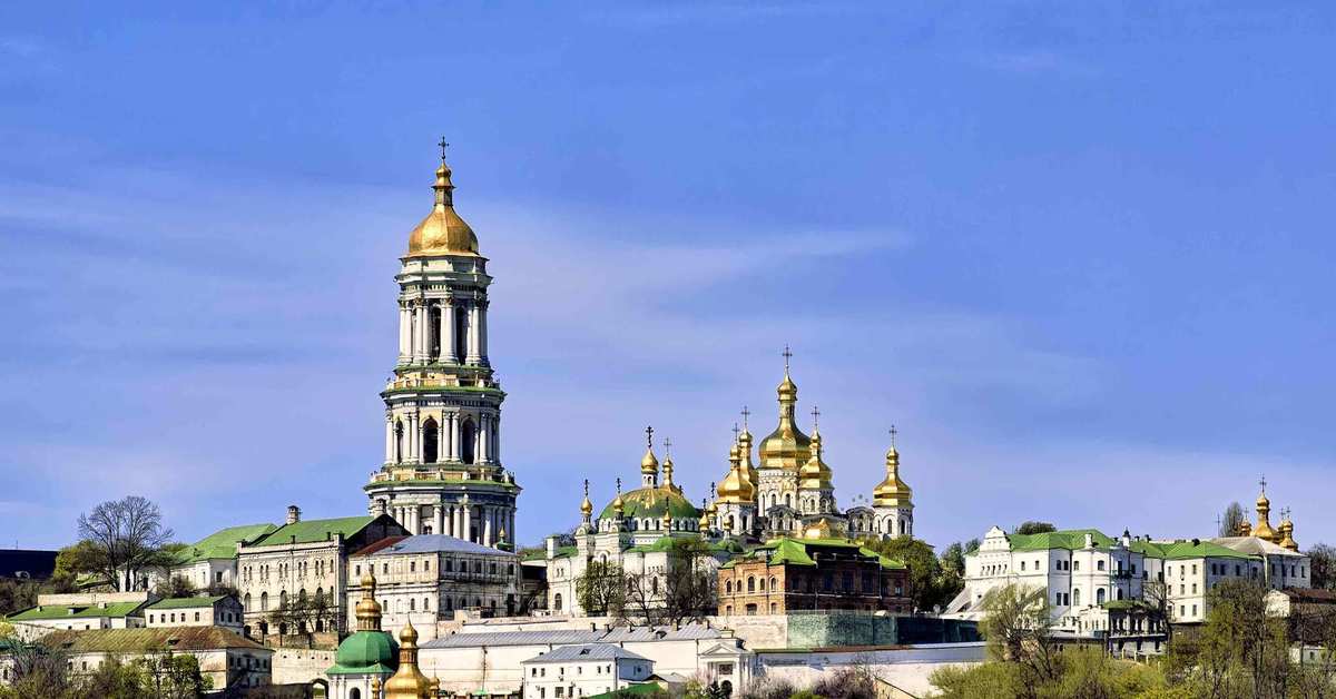 Фотосток лавра сергиев посад. Киево печерская русь. Лавра сергия радонежского в сергиевом посаде. Захват киево печерской лавры. Киево-печерская лавра киев.