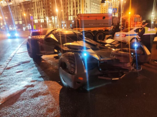 In Moscow, police seized a homemade “Batmobile”. The driver drove it around the city - Auto, Batman, Moscow, Longpost