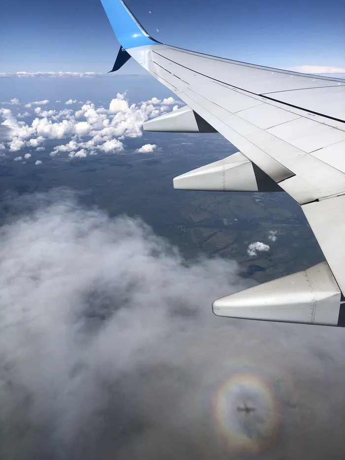 rainbow shadow - My, Airplane, Rainbow, Shadow, Photo on sneaker