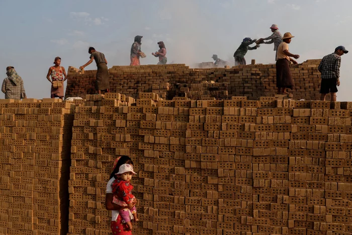 The average salary of the average Muscovite probably choked on tea from a bag - Myanmar, Salary