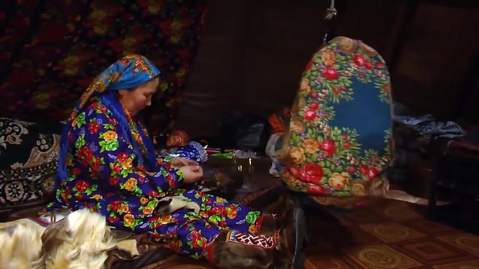 Домохозяйки, которые получают зарплату! Чумработница – необычная профессия на Крайнем Севере Домработница, Домохозяйка, Тундра, Профессия, Ямал, ЯНАО, Семья, Арктика, Видео, Длиннопост Домохозяйки, которые получают зарплату! Чумработница – необычная профессия на Крайнем Севере Домработница, Домохозяйка, Тундра, Профессия, Ямал, ЯНАО, Семья, Арктика, Видео, Длиннопост