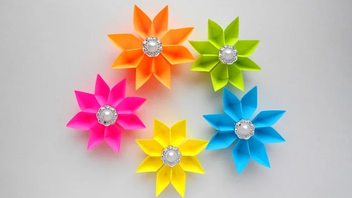 Children's gift for mother, sister, grandmother for March 8 - paper flowers - Origami, Flowers, Crafts, Needlework with process, March 8 - International Women's Day, Video