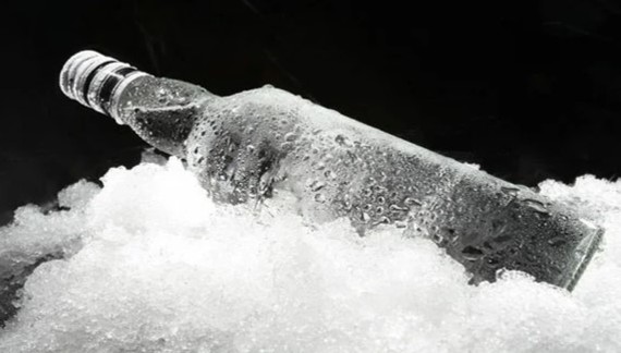 Может ли водка замерзнуть и что это говорит о качестве продукта?