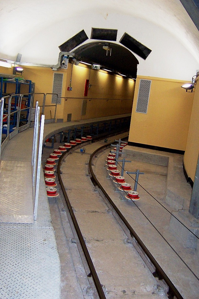 A unique combination of elevator and funicular - Funicular, Elevator, Italy, Genoa, Longpost, Video