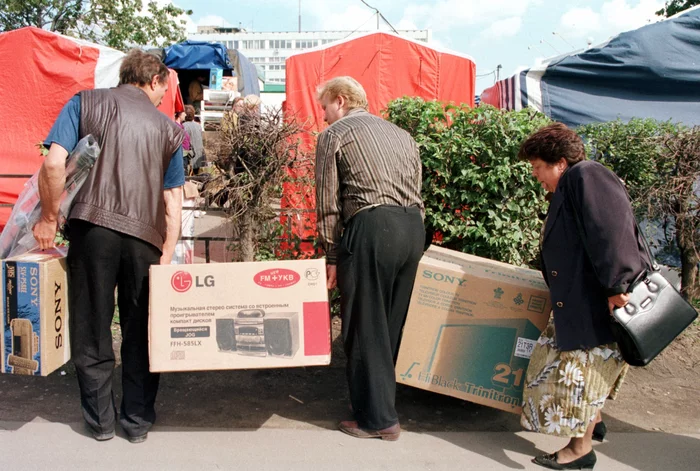 Интересные фотографии 90 -х (часть 19) - 90-е, Детство 90-х, Ностальгия, Подборка, Фотография, Эпоха, Россия, Длиннопост, Ножки буша, День ВДВ, Rolling Stones, Мик Джаггер, Анна Курникова, Фетисов, Кубок Стэнли, Геннадий Зюганов