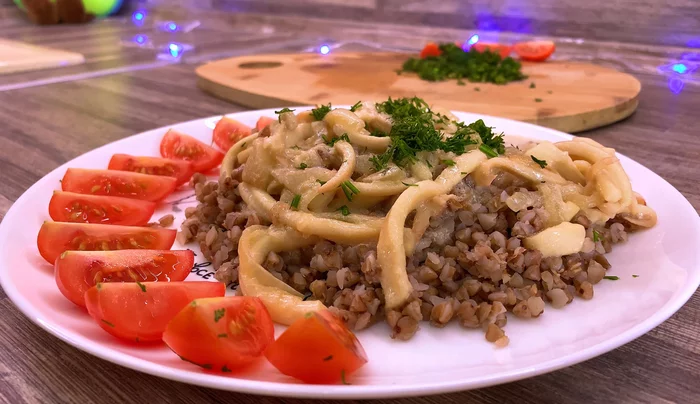 Buckwheat with squid sauce - My, Recipe, Buckwheat, Longpost, Cooking, Video recipe