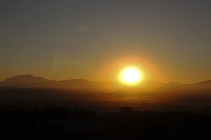 Their eyes are full of sunset, Their hearts are full of dawn - My, Morning, The sun, The mountains, The photo, Beginning photographer, Canon, Love, dawn