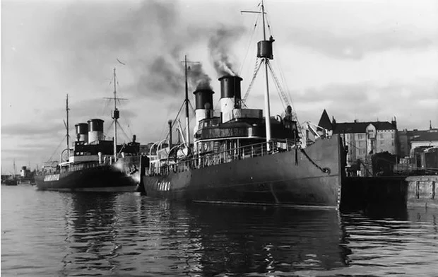 I want to know everything #634. Unique filming of a century-old steam-powered icebreaker and curious onlookers running in front of it - Want to know everything, Icebreaker, Story, Sea, Retro, Newsreel, 20th century, Interesting, Video