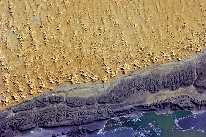 Landscapes of Martian deserts can also be observed... on our planet - Roscosmos, ISS, Desert, Planet Earth, Longpost