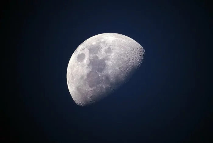 It is completely different: what does the far side of the Moon hide? - Another side of the moon, moon, Interesting, Longpost