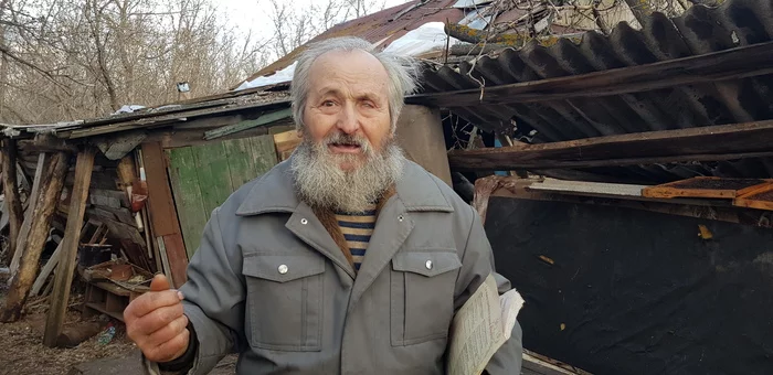 Happy Easter to a hermit in an abandoned village - My, No rating, Grandfather, Hermits, Loneliness, Congratulation, Holidays, Easter, Video, Longpost