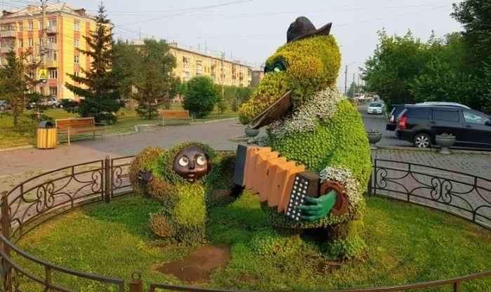 Cheburashka and Gena - My, Quarantine, Gena and Cheburashka, Mask, Vertical landscaping, Sculpture