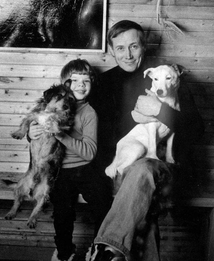 Dog's Opinion on Empathy - Dog, Poems, Animals, Yevtushenko