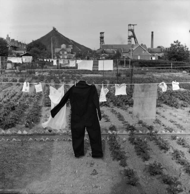 Jumpsuit and slip - Black and white photo, Drying clothes, RenГ© Maltet