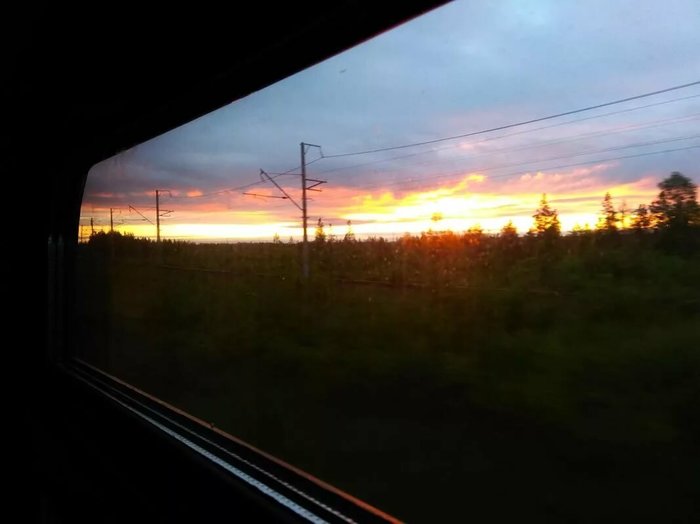 Two lights, or why the now-familiar window blinds in trains twitch - My, Oddities, A train, Ural, Coupe, Real life story, Страшные истории, Lights, Creature, Longpost, Creatures