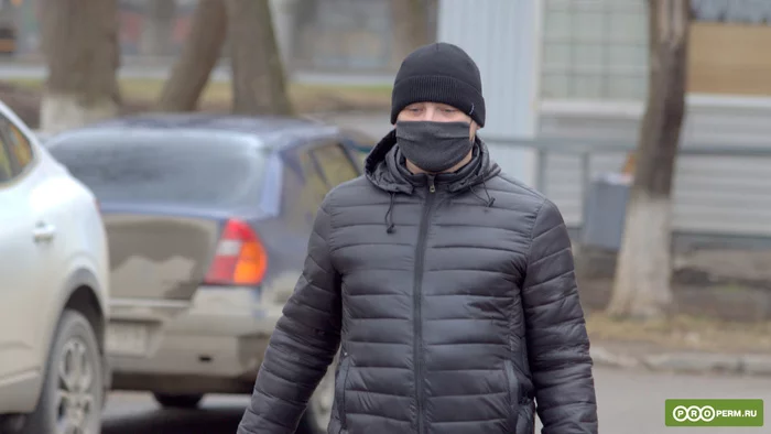 Пермяка оштрафовали за прогулку по двору с банданой вместо медицинской маски Самоизоляция, Пермь, Штраф