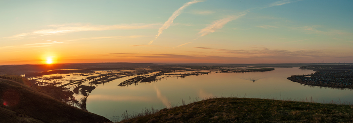 Река Кама на восходе