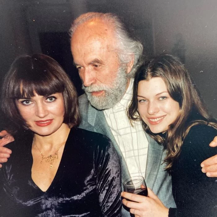 Милла Йовович поздравляет всех с Праздником Великой Победы! Милла Йовович, День Победы, 9 мая, Поздравление, Фотография, Длиннопост