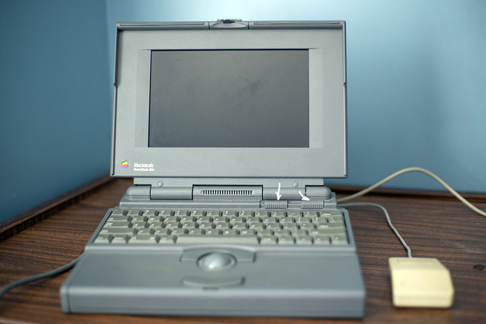Лаптопу 27 лет и он все еще работает, но не знает 2020 год Apple, Macintosh, Ноутбук, Старое железо, Длиннопост, Старые вещи