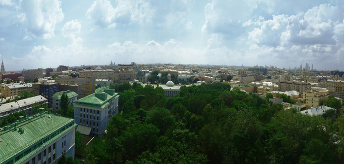 Вид на центр Москвы с последнего этажа НИИ Склифосовского