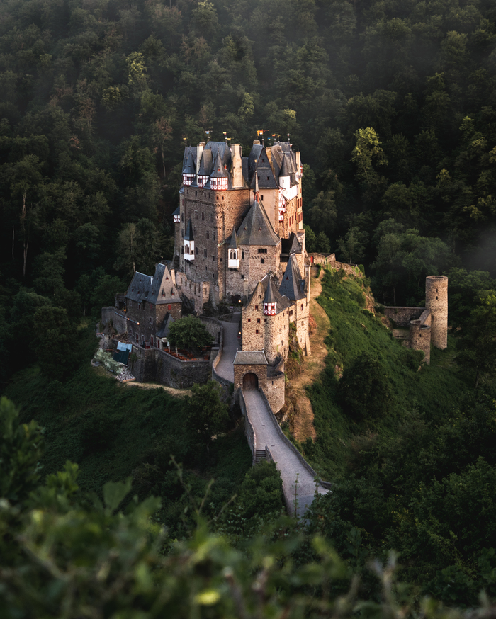 Замок Eltz, Германия.
