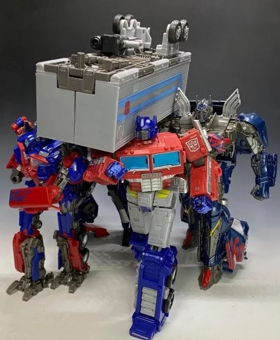 Delivery of the presumptuous Decepticon to the ferrous metal collection point - Transformers, Dancing Undertakers, Autobots, Decepticon