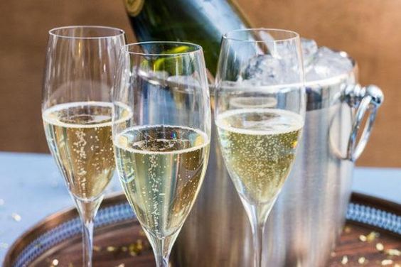 Why is Prosecco so popular? - Wine, A sparkling wine, Champagne, Alcohol, Facts, Prosecco