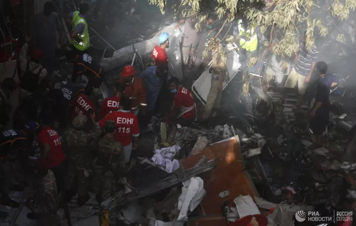 Survivor of plane crash in Pakistan talks about screams on board - Negative, Pakistan, Plane crash, Karachi, Survivor, Риа Новости, Tragedy, Video, Longpost