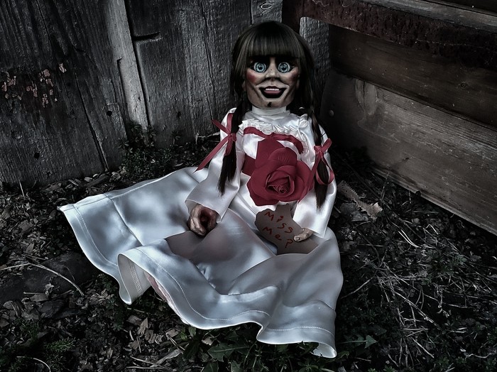 Фото куклы анабель из фильма заклятие